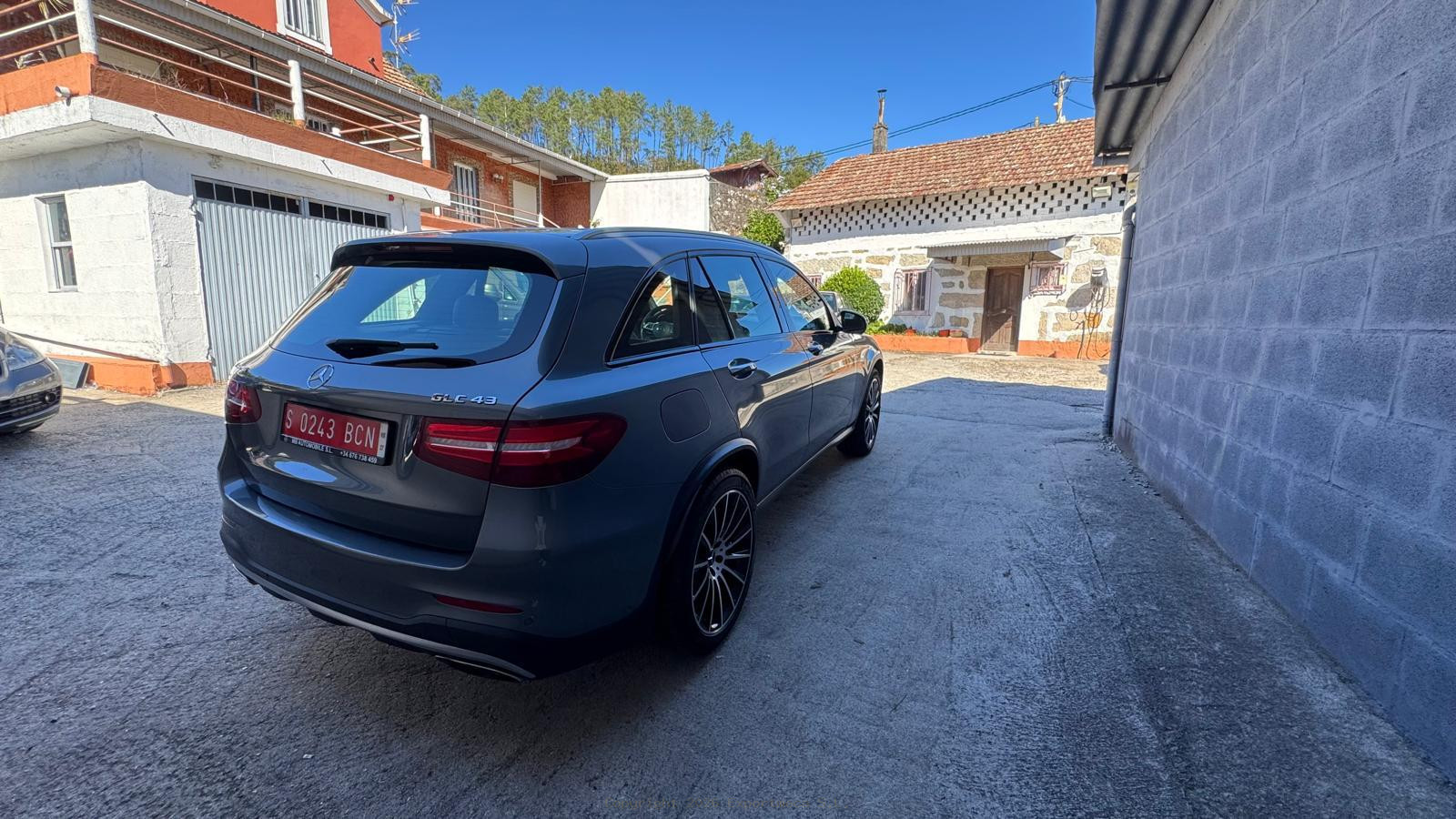 Em_fotos/coche_45_1791561488_e41a775aee61d90a7e9f.jpeg