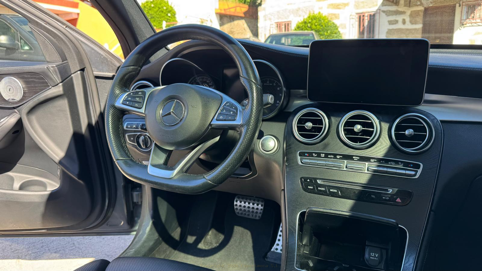 Em_fotos/coche_45_1791561489_7a0460980421c5a096ce.jpeg
